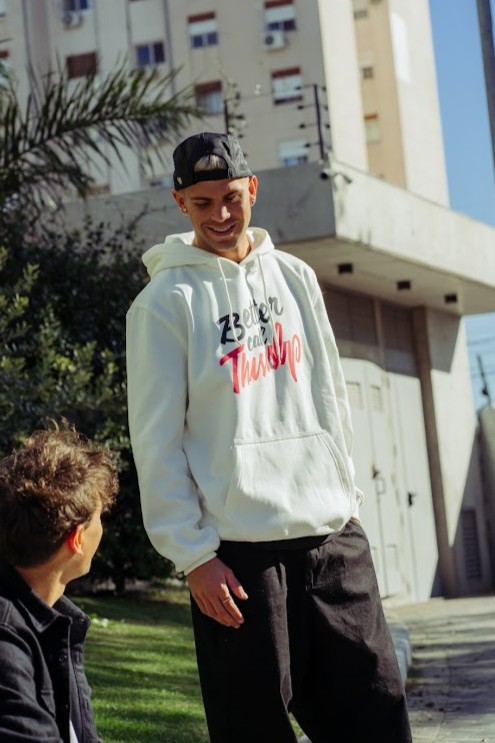 BUZO CANGURO - SAUL WHITE