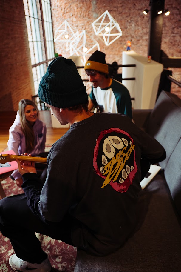 REMERA ML RELAXED - BRACKETS